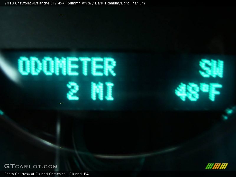 Summit White / Dark Titanium/Light Titanium 2010 Chevrolet Avalanche LTZ 4x4