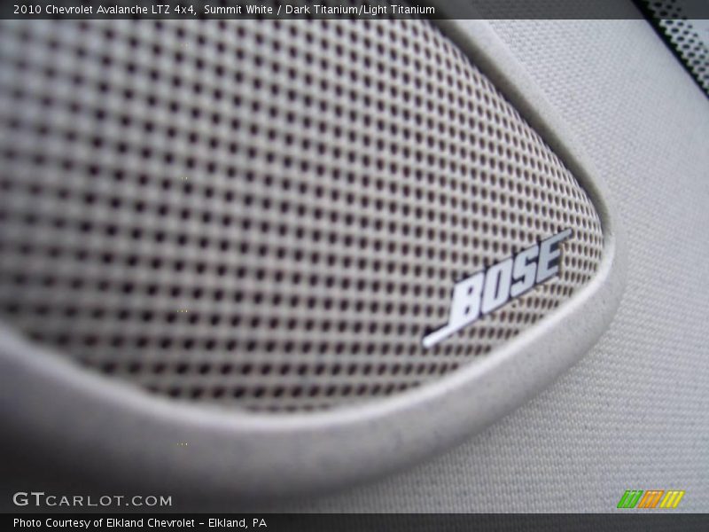 Summit White / Dark Titanium/Light Titanium 2010 Chevrolet Avalanche LTZ 4x4