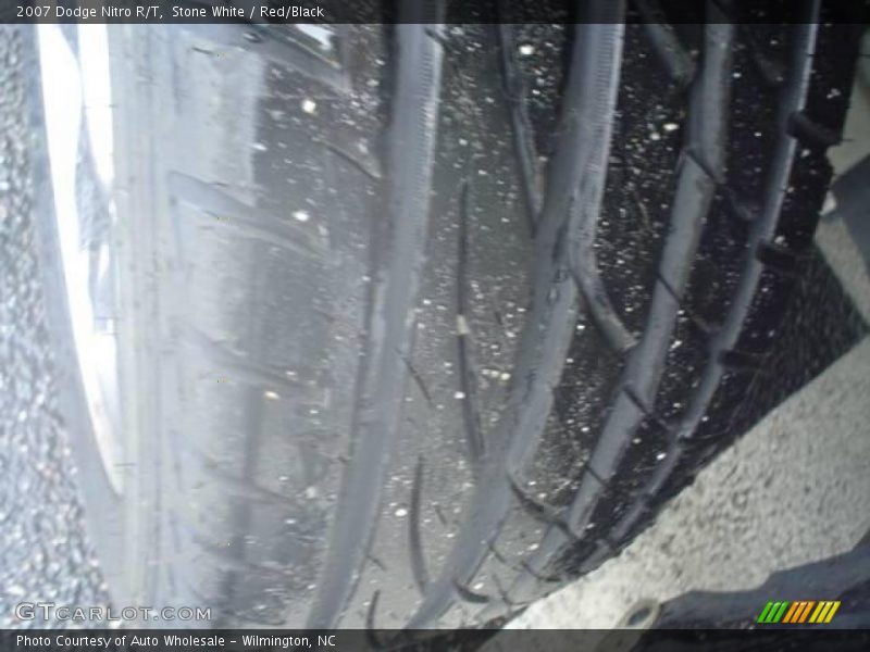 Stone White / Red/Black 2007 Dodge Nitro R/T