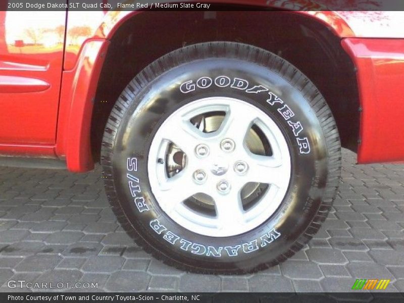 Flame Red / Medium Slate Gray 2005 Dodge Dakota SLT Quad Cab