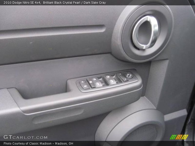 Brilliant Black Crystal Pearl / Dark Slate Gray 2010 Dodge Nitro SE 4x4