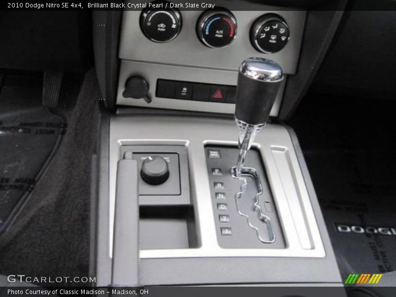 Brilliant Black Crystal Pearl / Dark Slate Gray 2010 Dodge Nitro SE 4x4