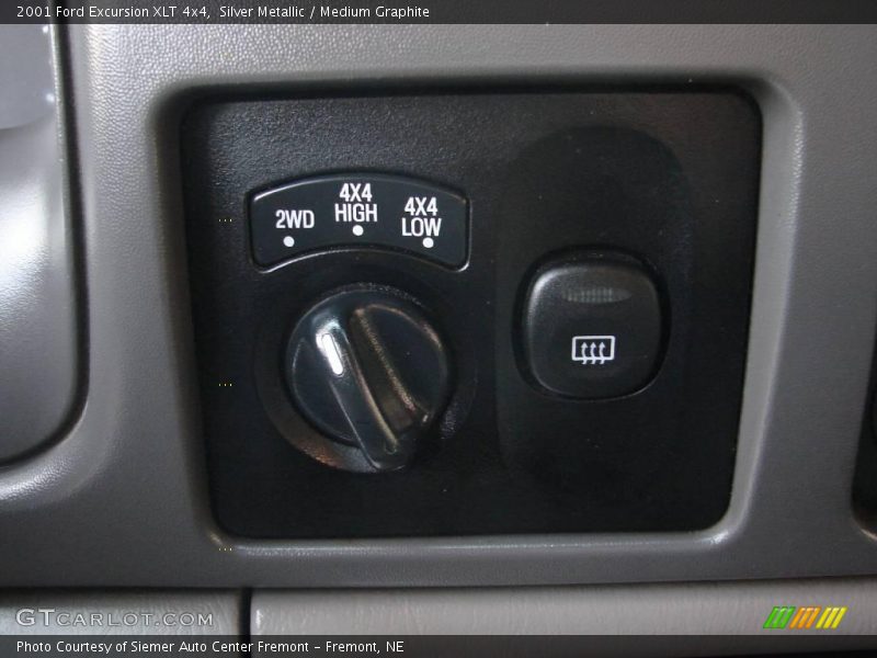 Silver Metallic / Medium Graphite 2001 Ford Excursion XLT 4x4