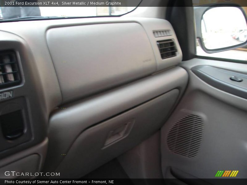 Silver Metallic / Medium Graphite 2001 Ford Excursion XLT 4x4