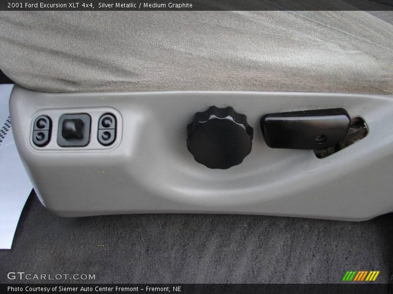 Silver Metallic / Medium Graphite 2001 Ford Excursion XLT 4x4
