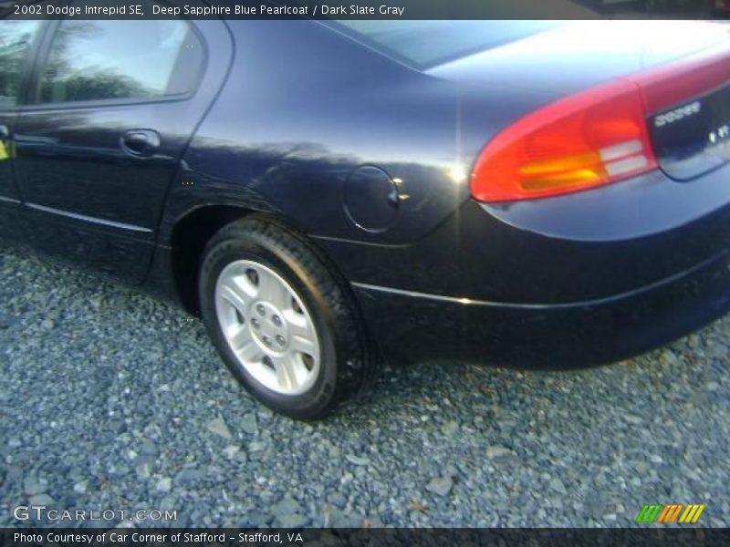 Deep Sapphire Blue Pearlcoat / Dark Slate Gray 2002 Dodge Intrepid SE
