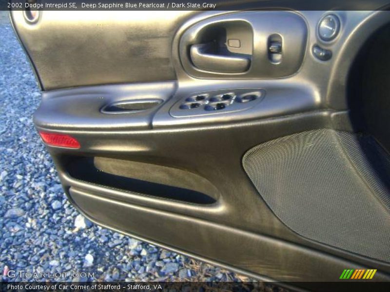 Deep Sapphire Blue Pearlcoat / Dark Slate Gray 2002 Dodge Intrepid SE