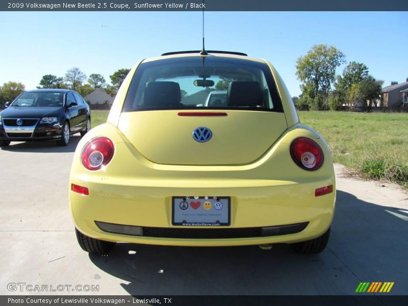 Sunflower Yellow / Black 2009 Volkswagen New Beetle 2.5 Coupe