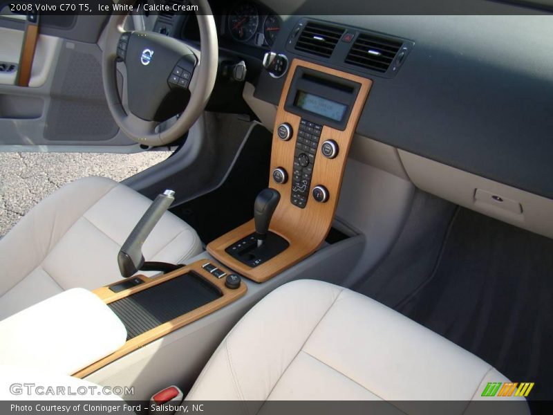 Ice White / Calcite Cream 2008 Volvo C70 T5