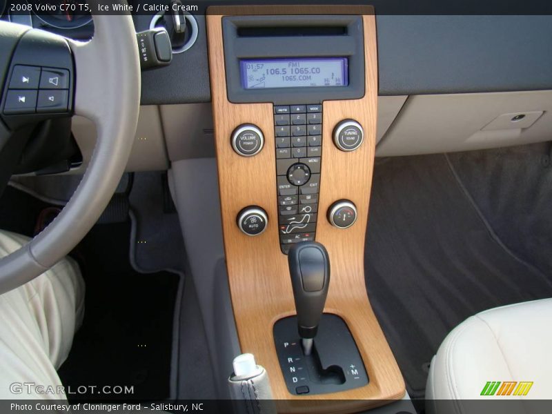 Ice White / Calcite Cream 2008 Volvo C70 T5