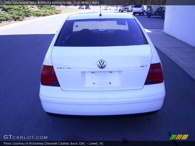 Cool White / Black 2001 Volkswagen Jetta Wolfsburg Edition Sedan