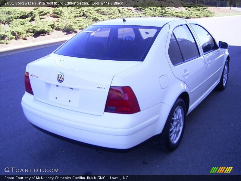 Cool White / Black 2001 Volkswagen Jetta Wolfsburg Edition Sedan