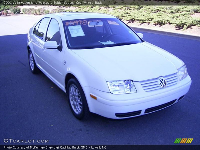Cool White / Black 2001 Volkswagen Jetta Wolfsburg Edition Sedan
