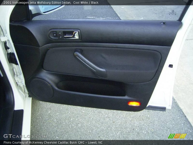 Cool White / Black 2001 Volkswagen Jetta Wolfsburg Edition Sedan
