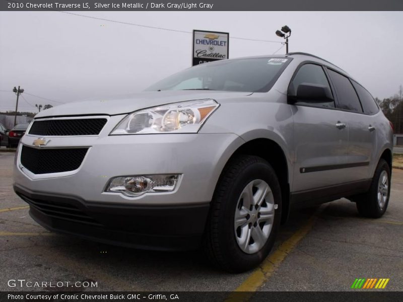 Silver Ice Metallic / Dark Gray/Light Gray 2010 Chevrolet Traverse LS