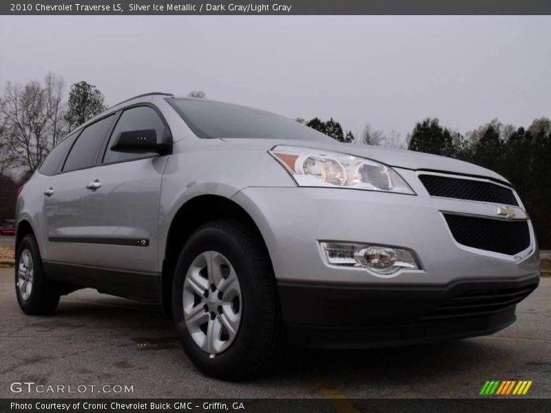 Silver Ice Metallic / Dark Gray/Light Gray 2010 Chevrolet Traverse LS