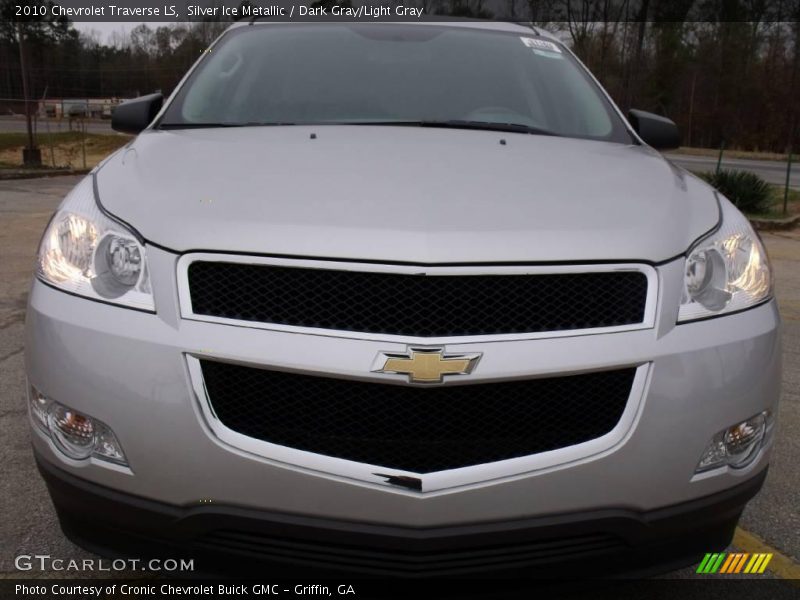 Silver Ice Metallic / Dark Gray/Light Gray 2010 Chevrolet Traverse LS