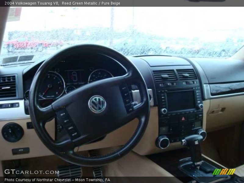 Reed Green Metallic / Pure Beige 2004 Volkswagen Touareg V8