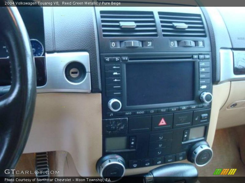 Reed Green Metallic / Pure Beige 2004 Volkswagen Touareg V8