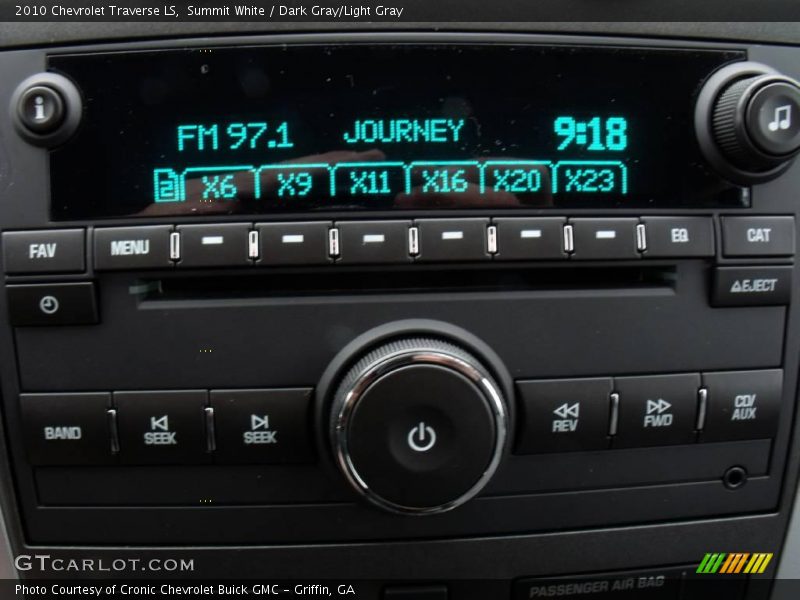 Summit White / Dark Gray/Light Gray 2010 Chevrolet Traverse LS