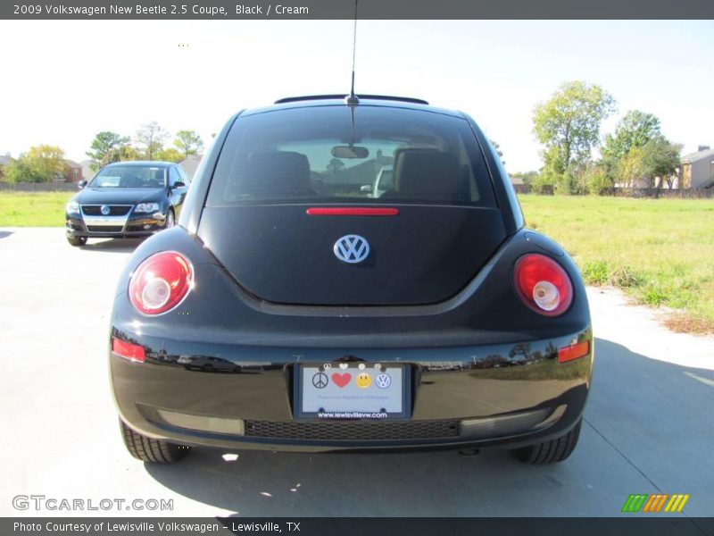 Black / Cream 2009 Volkswagen New Beetle 2.5 Coupe