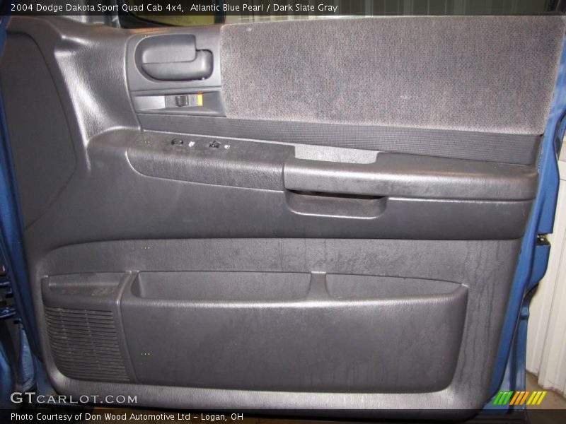 Atlantic Blue Pearl / Dark Slate Gray 2004 Dodge Dakota Sport Quad Cab 4x4