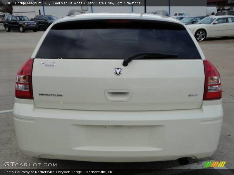 Cool Vanilla White / Dark Slate Gray/Light Graystone 2005 Dodge Magnum SXT