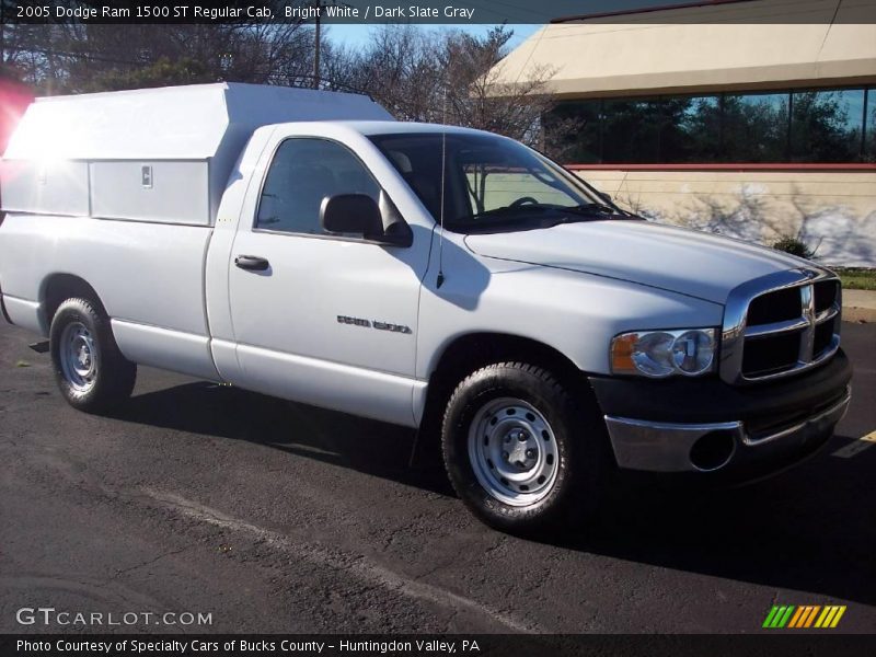 Bright White / Dark Slate Gray 2005 Dodge Ram 1500 ST Regular Cab