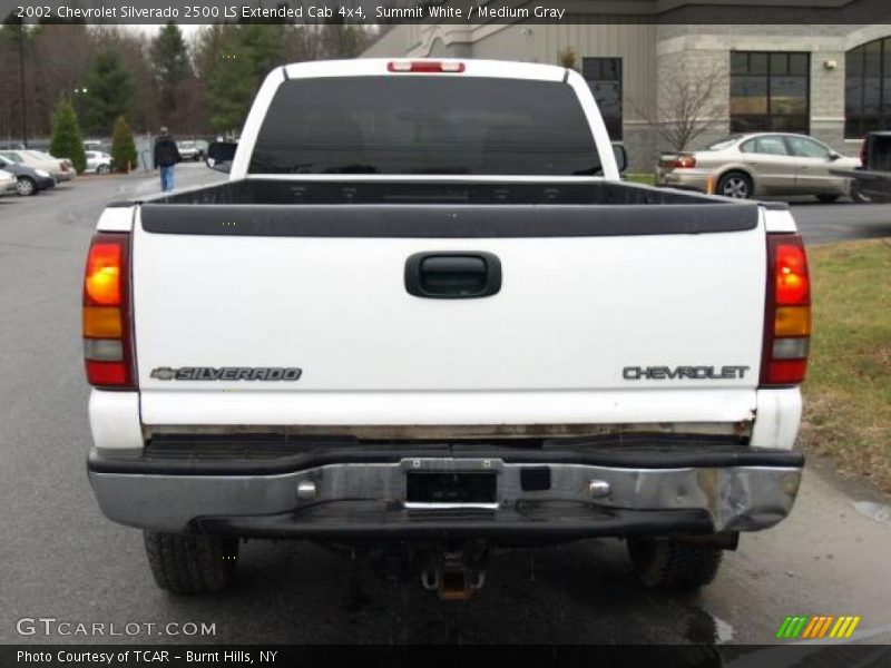 Summit White / Medium Gray 2002 Chevrolet Silverado 2500 LS Extended Cab 4x4