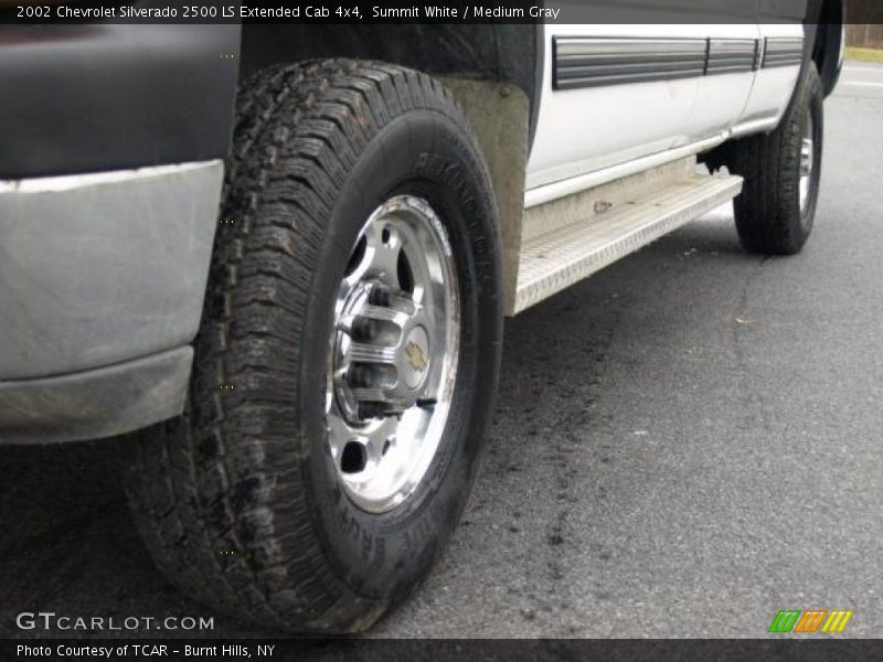 Summit White / Medium Gray 2002 Chevrolet Silverado 2500 LS Extended Cab 4x4
