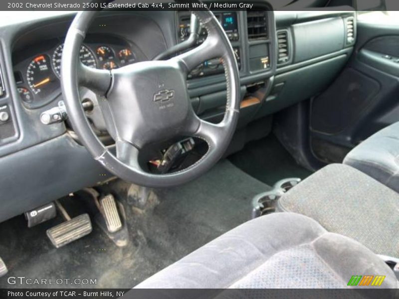 Summit White / Medium Gray 2002 Chevrolet Silverado 2500 LS Extended Cab 4x4