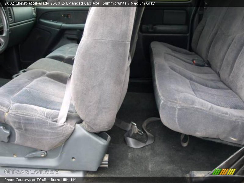 Summit White / Medium Gray 2002 Chevrolet Silverado 2500 LS Extended Cab 4x4