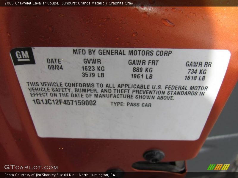 Sunburst Orange Metallic / Graphite Gray 2005 Chevrolet Cavalier Coupe