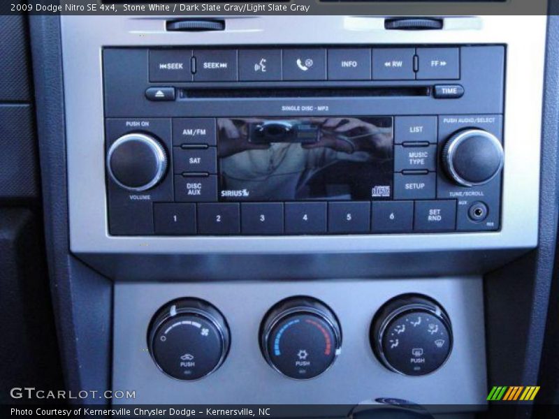 Stone White / Dark Slate Gray/Light Slate Gray 2009 Dodge Nitro SE 4x4