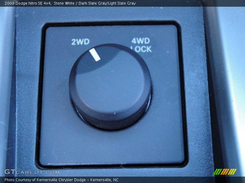 Stone White / Dark Slate Gray/Light Slate Gray 2009 Dodge Nitro SE 4x4