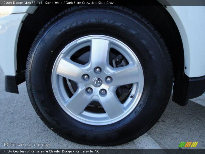 Stone White / Dark Slate Gray/Light Slate Gray 2009 Dodge Nitro SE 4x4