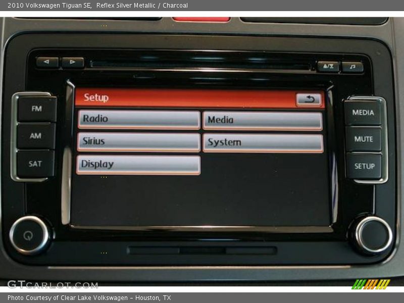 Reflex Silver Metallic / Charcoal 2010 Volkswagen Tiguan SE