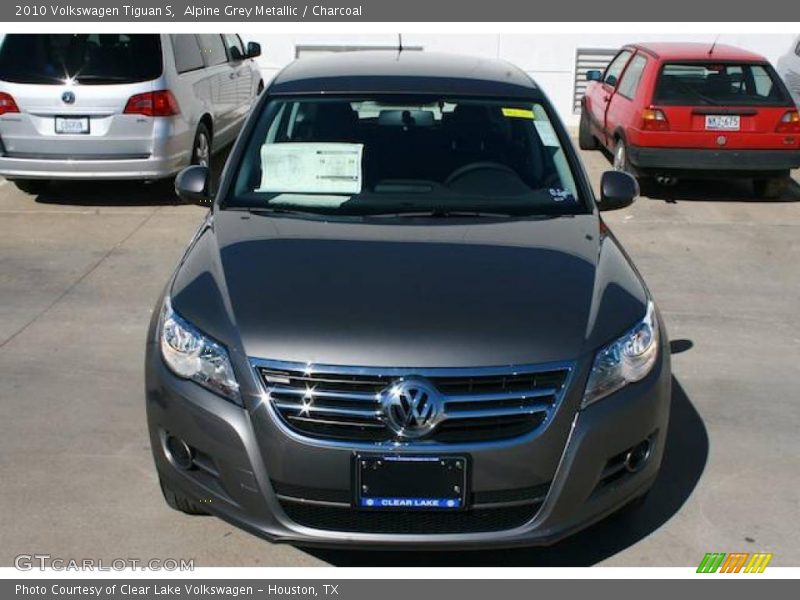 Alpine Grey Metallic / Charcoal 2010 Volkswagen Tiguan S