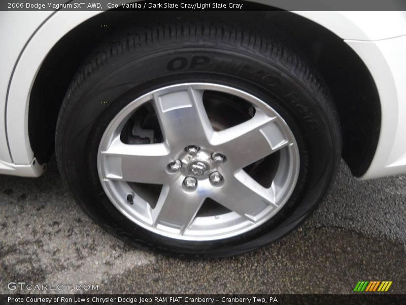 Cool Vanilla / Dark Slate Gray/Light Slate Gray 2006 Dodge Magnum SXT AWD