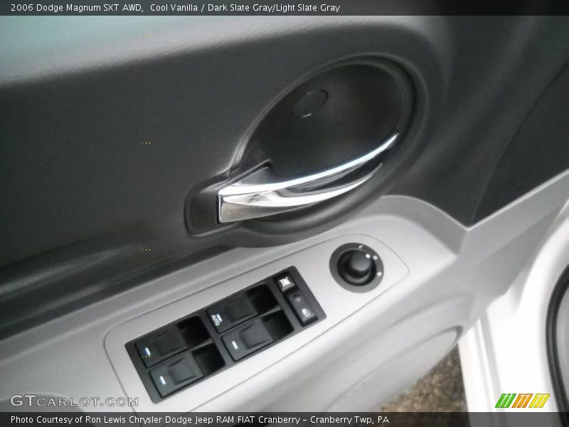 Cool Vanilla / Dark Slate Gray/Light Slate Gray 2006 Dodge Magnum SXT AWD