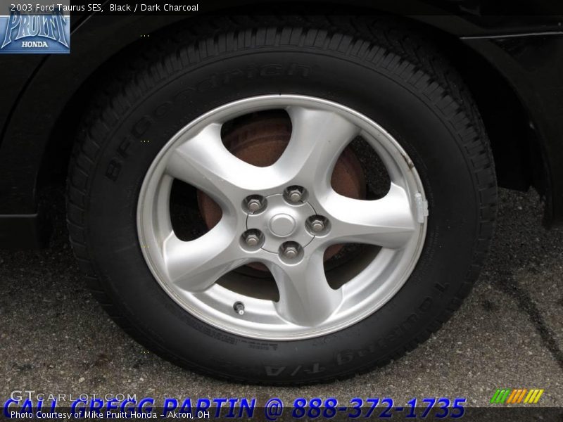 Black / Dark Charcoal 2003 Ford Taurus SES