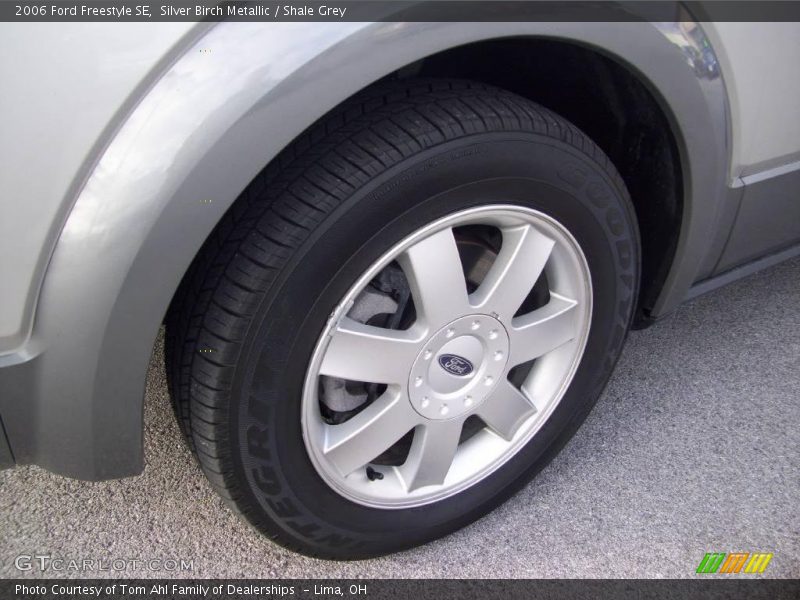 Silver Birch Metallic / Shale Grey 2006 Ford Freestyle SE
