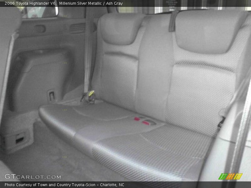 Millenium Silver Metallic / Ash Gray 2006 Toyota Highlander V6
