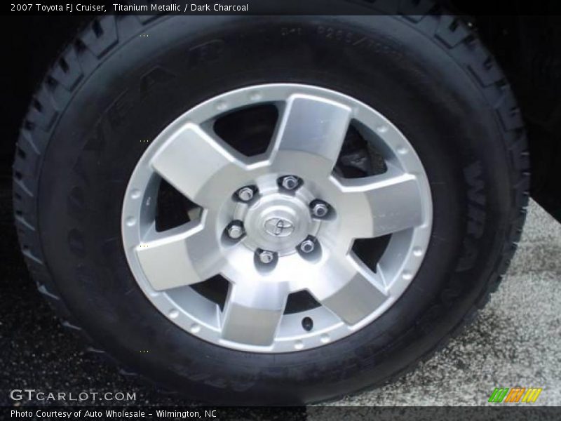 Titanium Metallic / Dark Charcoal 2007 Toyota FJ Cruiser