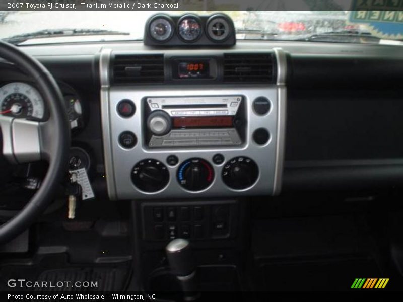 Titanium Metallic / Dark Charcoal 2007 Toyota FJ Cruiser