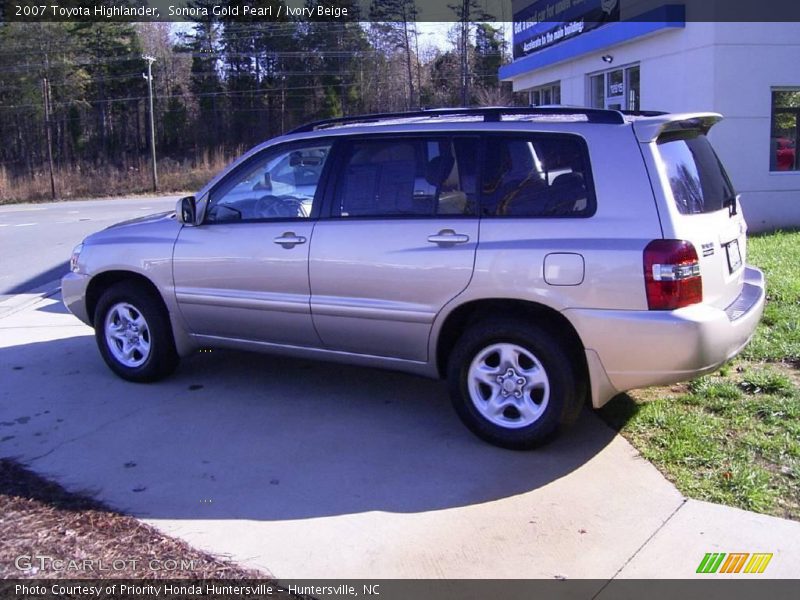 Sonora Gold Pearl / Ivory Beige 2007 Toyota Highlander