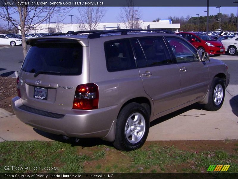 Sonora Gold Pearl / Ivory Beige 2007 Toyota Highlander