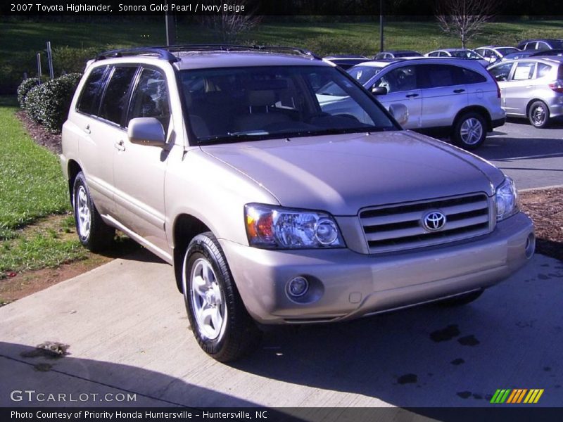 Sonora Gold Pearl / Ivory Beige 2007 Toyota Highlander