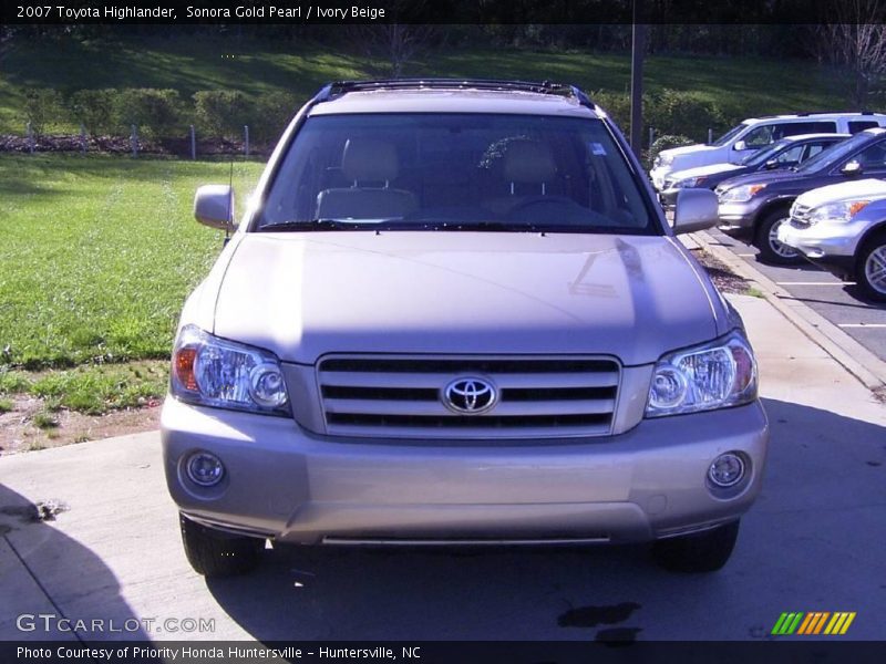 Sonora Gold Pearl / Ivory Beige 2007 Toyota Highlander
