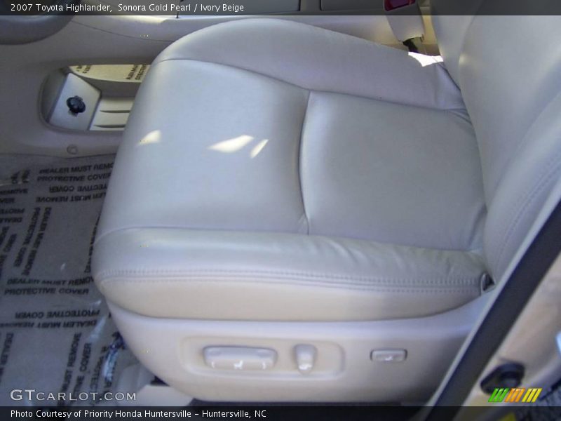 Sonora Gold Pearl / Ivory Beige 2007 Toyota Highlander
